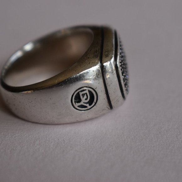 David Yurman Streamline® Signet Ring - Picture 2 of 8